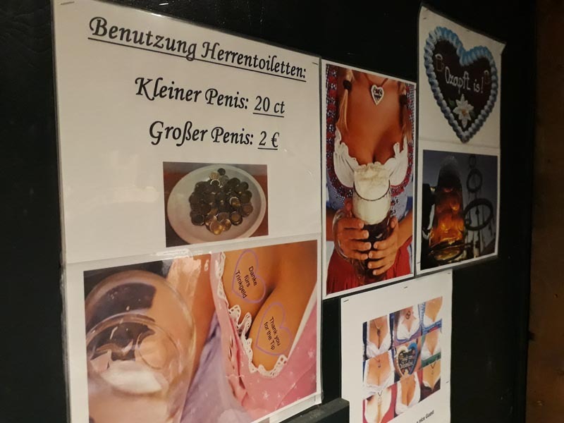 zájazd-na-Oktoberfest-stany-muzske-zachody