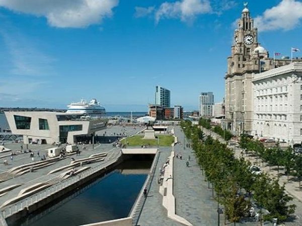 futbalovy-zajazd-na-liverpool-nabrezie