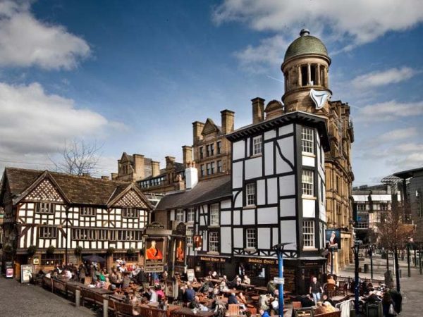 futbalovy-zajazd-na-manchester-exchange-square