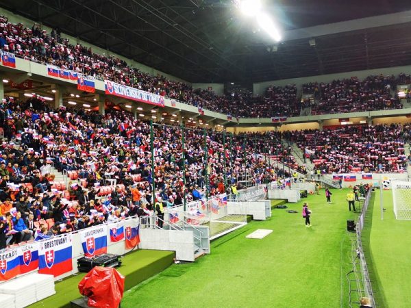 zájazd-chorvátsko-slovensko-trnava-vlajky